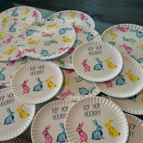 Nicole Miller Hip Hop Hooray Bunny Plates (16) plates - Picture 3 of 9